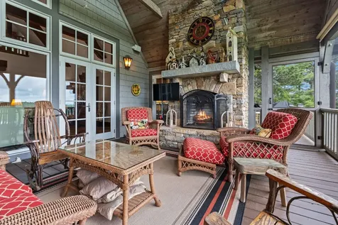 193 W View Way Highlands NC 28741