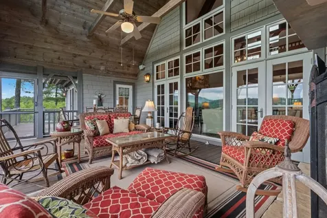 193 W View Way Highlands NC 28741