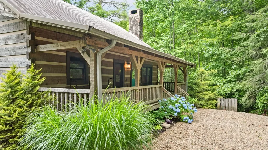 99 Ancient Way Highlands NC 28741
