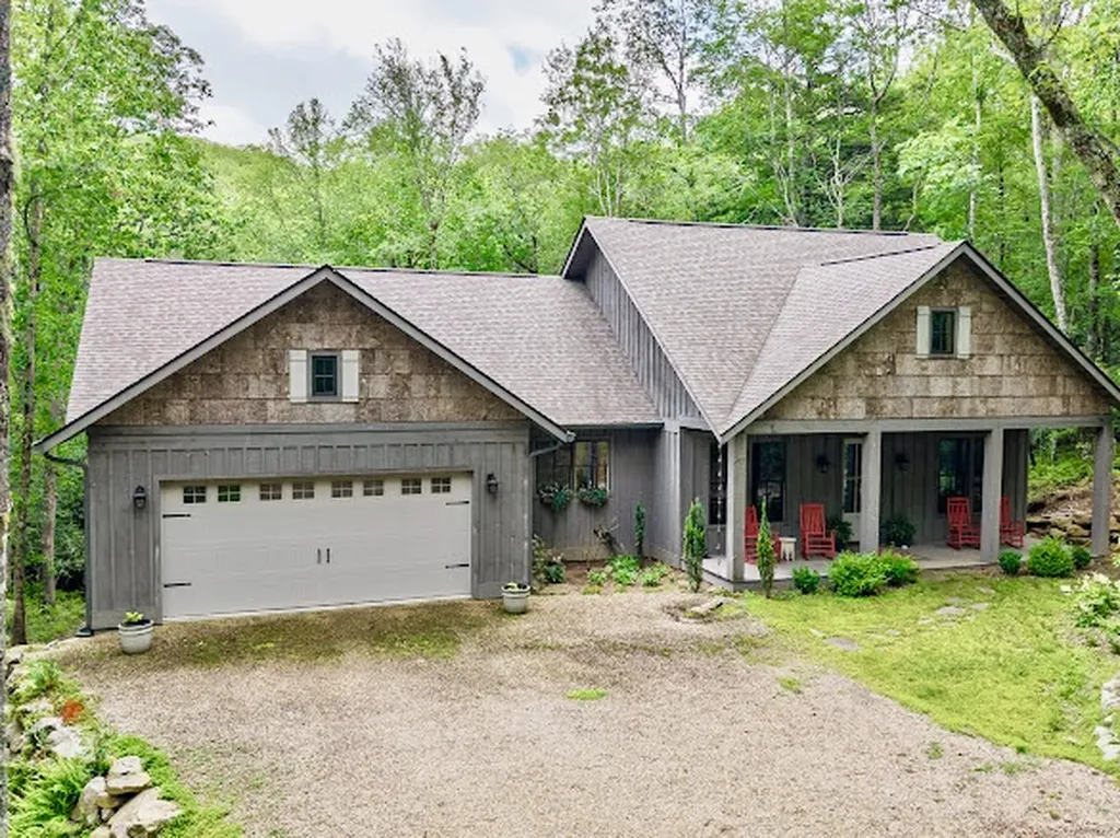 11 Feldspar Lane Sapphire NC 28774