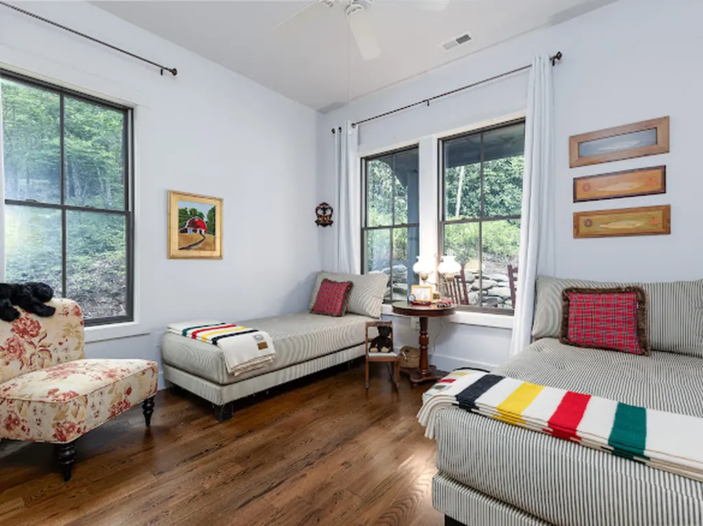 11 Feldspar Lane Sapphire NC 28774