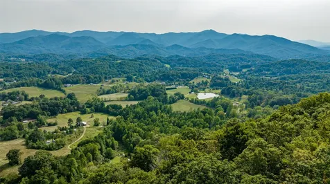 Tbd Cattle Drive Whittier NC 28789