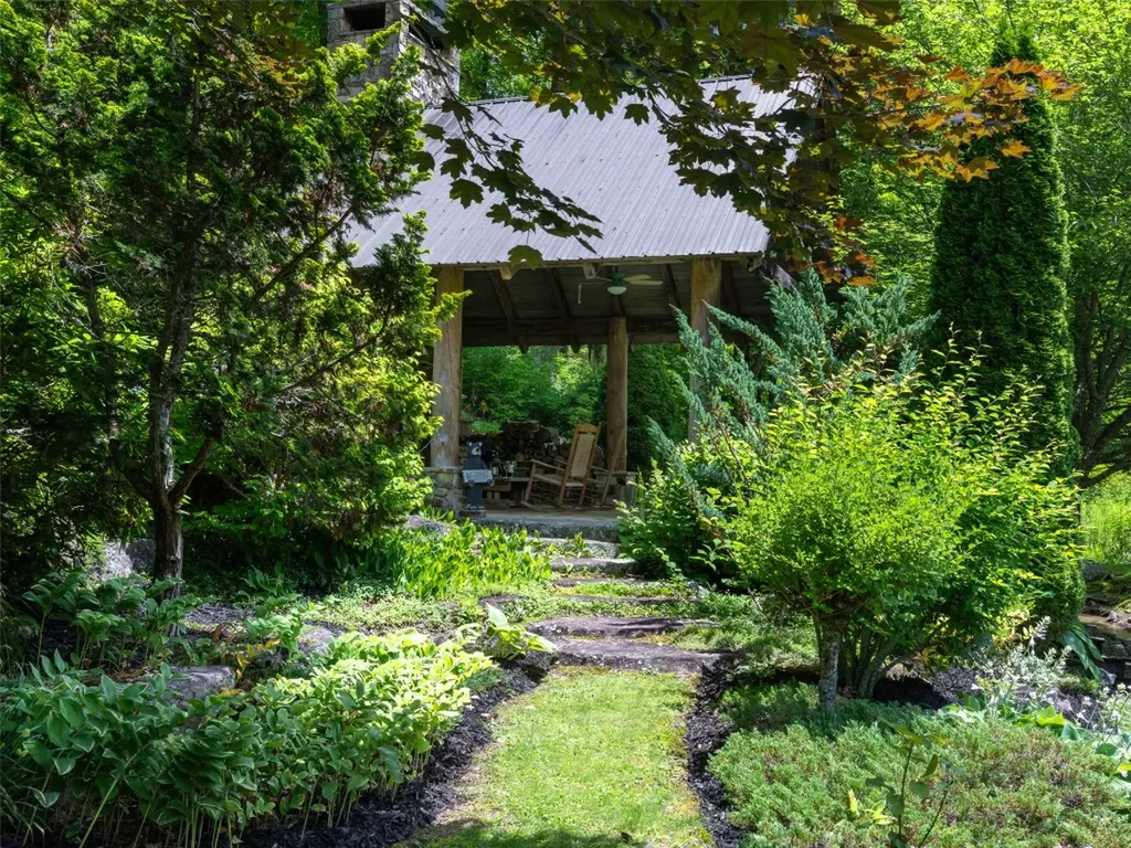 31 Bold Creek Trail Glenville NC 28736