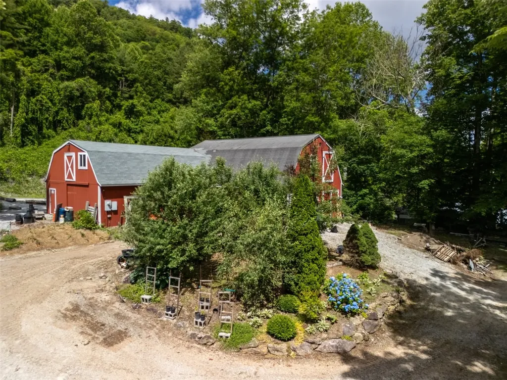 31 Bold Creek Trail Glenville NC 28736