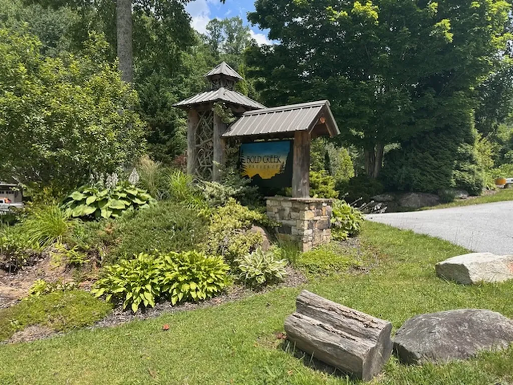 31 Bold Creek Trail Glenville NC 28736