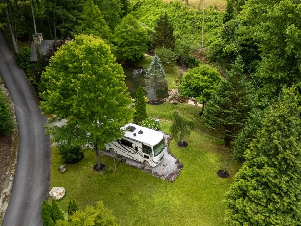 31 Bold Creek Trail Glenville NC 28736