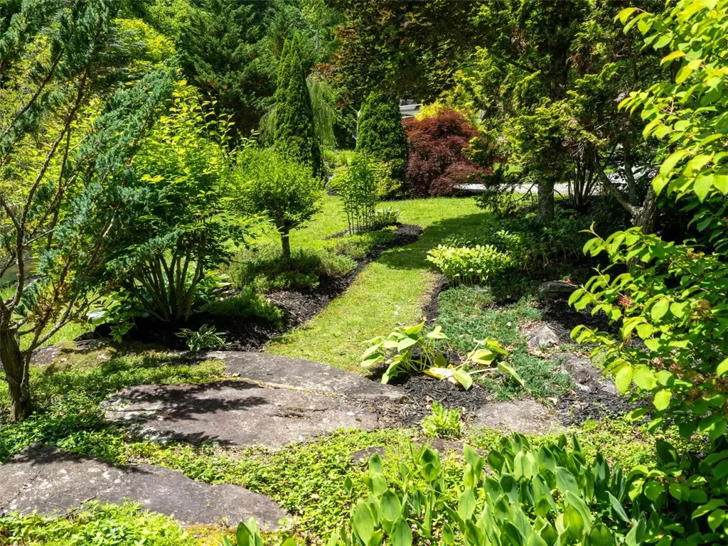 31 Bold Creek Trail Glenville NC 28736