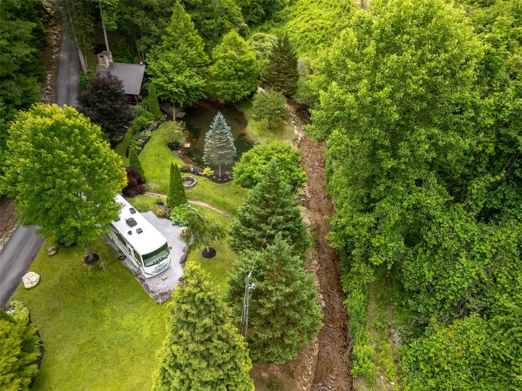 31 Bold Creek Trail Glenville NC 28736