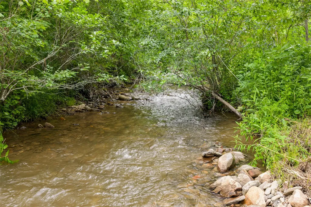 1152 Moses Creek Road Cullowhee NC 28723