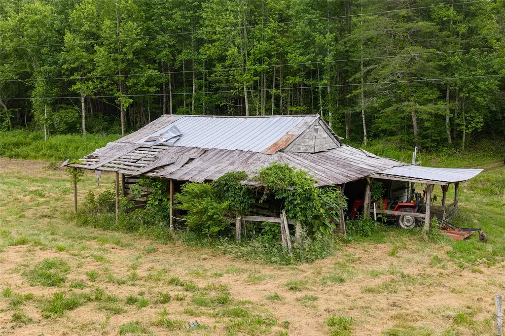 1152 Moses Creek Road Cullowhee NC 28723