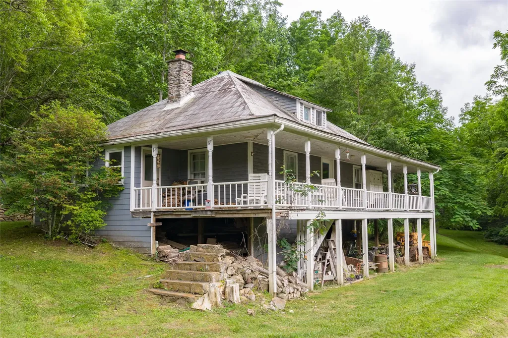 1152 Moses Creek Road Cullowhee NC 28723