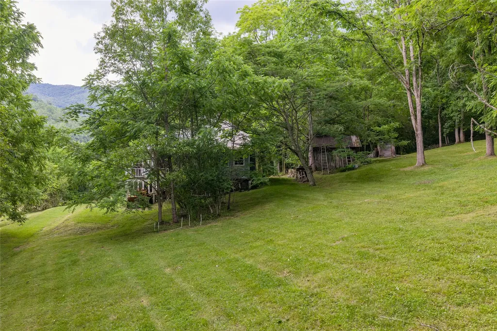 1152 Moses Creek Road Cullowhee NC 28723