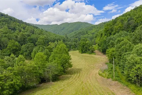1152 Moses Creek Road Cullowhee NC 28723