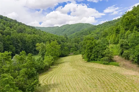 1152 Moses Creek Road Cullowhee NC 28723