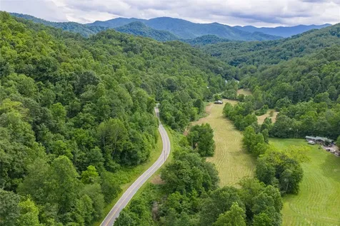 1152 Moses Creek Road Cullowhee NC 28723