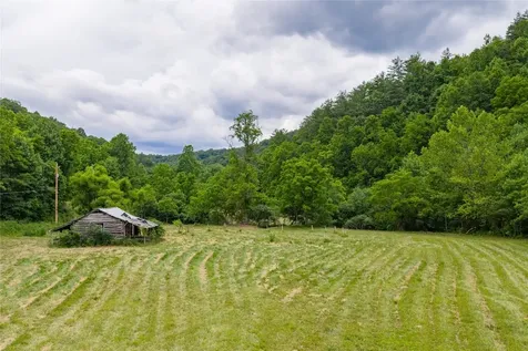 1152 Moses Creek Road Cullowhee NC 28723