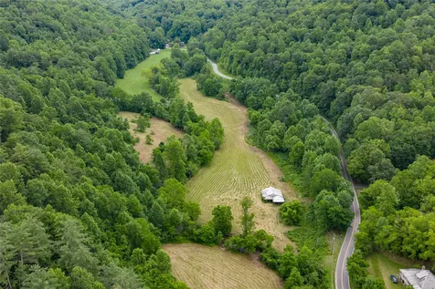 1152 Moses Creek Road Cullowhee NC 28723