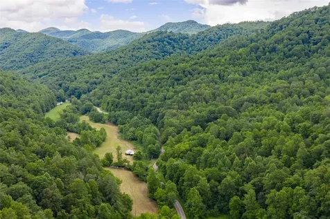 1152 Moses Creek Road Cullowhee NC 28723