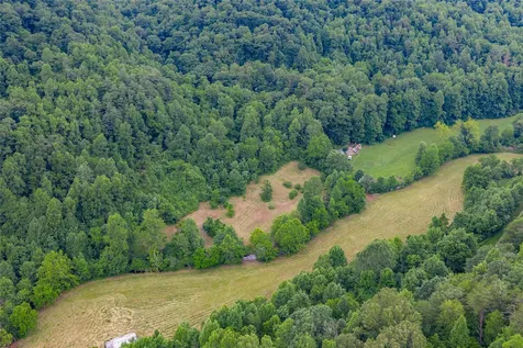 1152 Moses Creek Road Cullowhee NC 28723