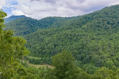 1152 Moses Creek Road Cullowhee NC 28723
