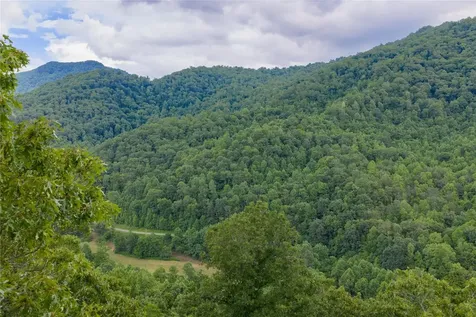 1152 Moses Creek Road Cullowhee NC 28723