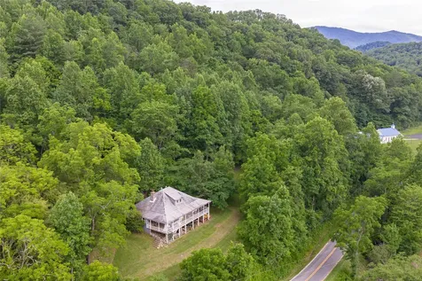 1152 Moses Creek Road Cullowhee NC 28723