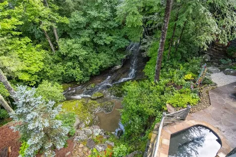 1090 Zeb Alley Road Cashiers NC 28717