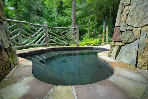 1090 Zeb Alley Road Cashiers NC 28717