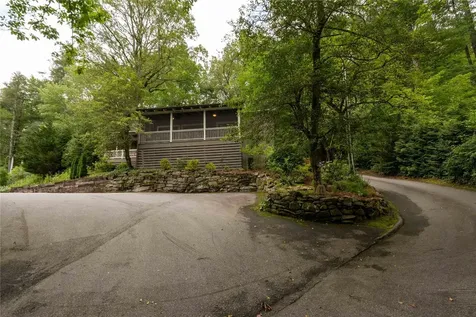 71 Bustle Lane Cashiers NC 28717