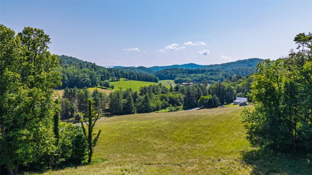 560 Salt Rock Road Cullowhee NC 28723