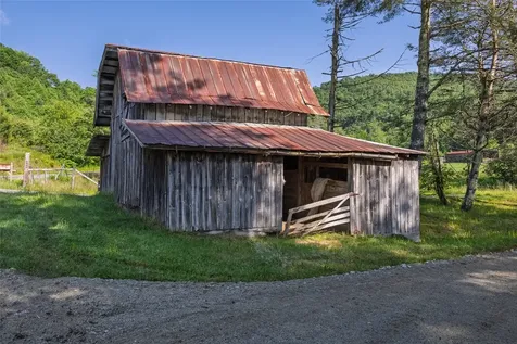 560 Salt Rock Road Cullowhee NC 28723