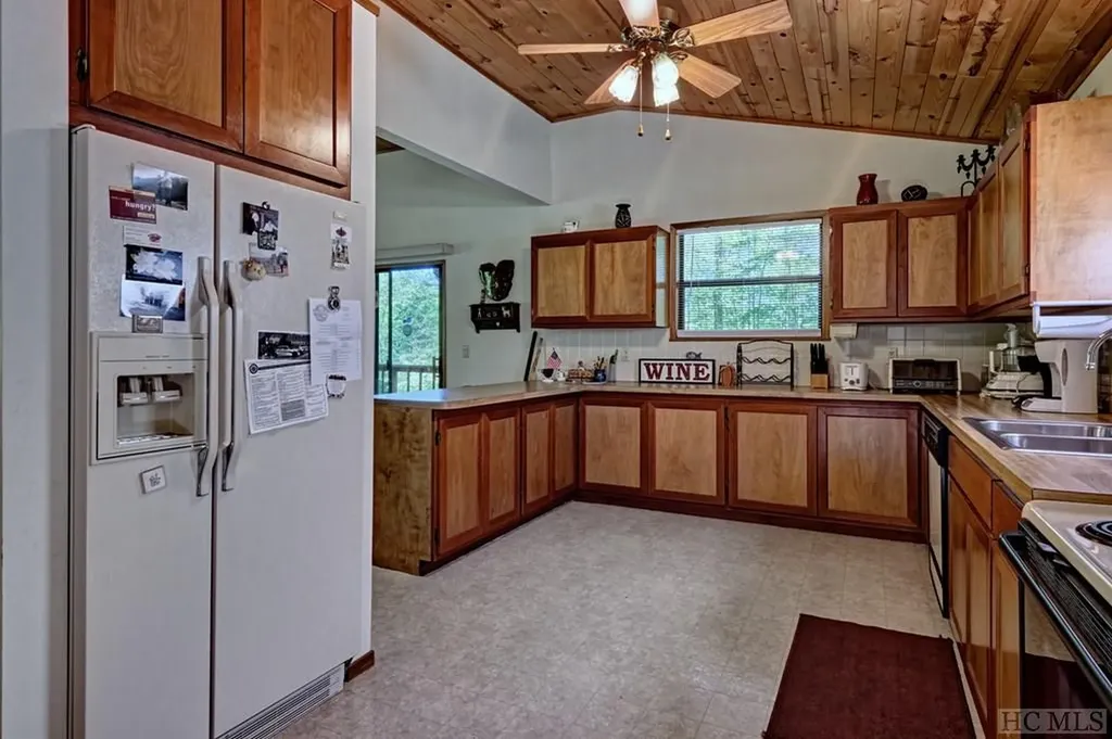 75 Gunpoint Road Cullowhee NC 28723