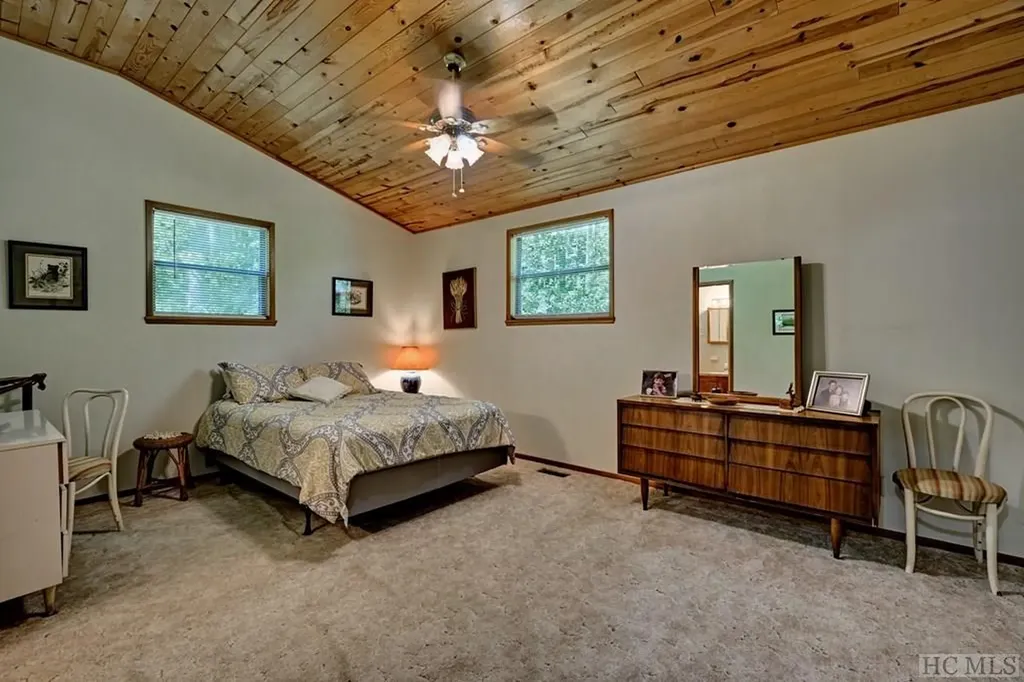 75 Gunpoint Road Cullowhee NC 28723