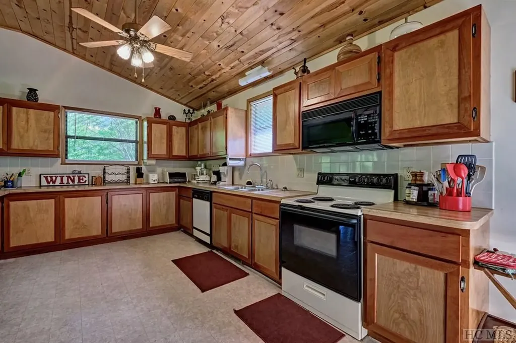 75 Gunpoint Road Cullowhee NC 28723