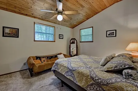 75 Gunpoint Road Cullowhee NC 28723