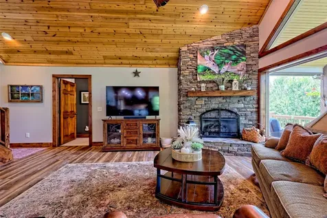 300 Deer Ridge Road Franklin NC 28734