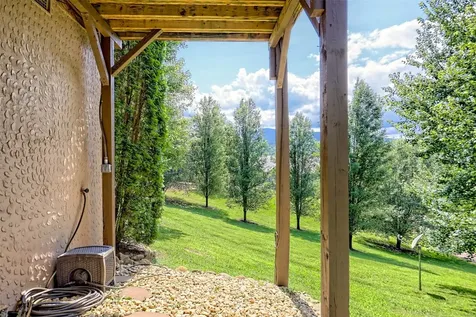 300 Deer Ridge Road Franklin NC 28734