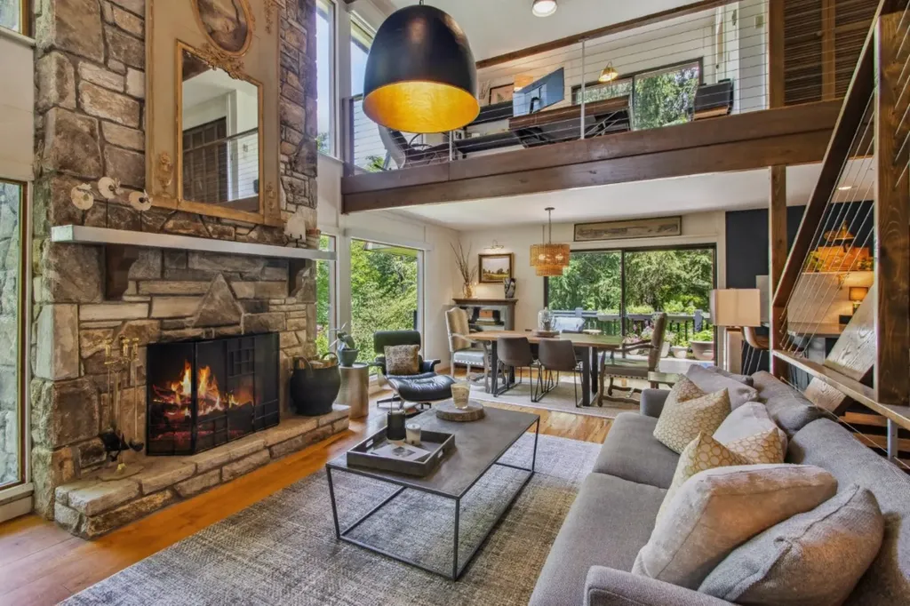 15 Elm Court Highlands NC 28741