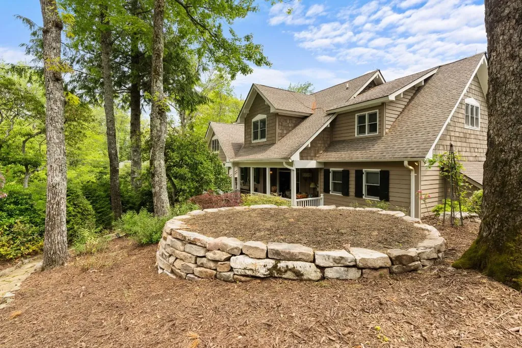 592 Whiteside Mountain Road Highlands NC 28741