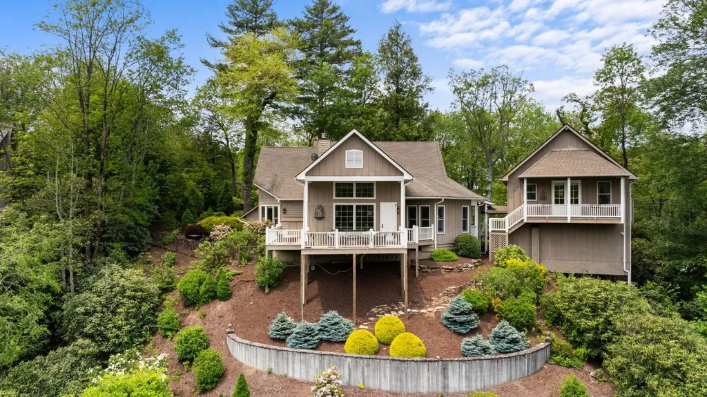 592 Whiteside Mountain Road Highlands NC 28741