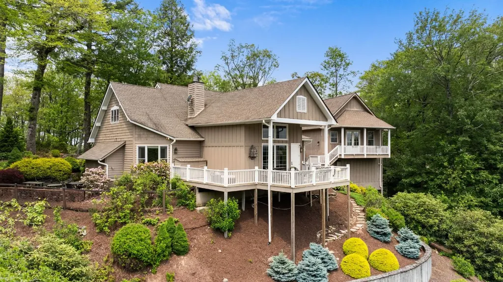 592 Whiteside Mountain Road Highlands NC 28741
