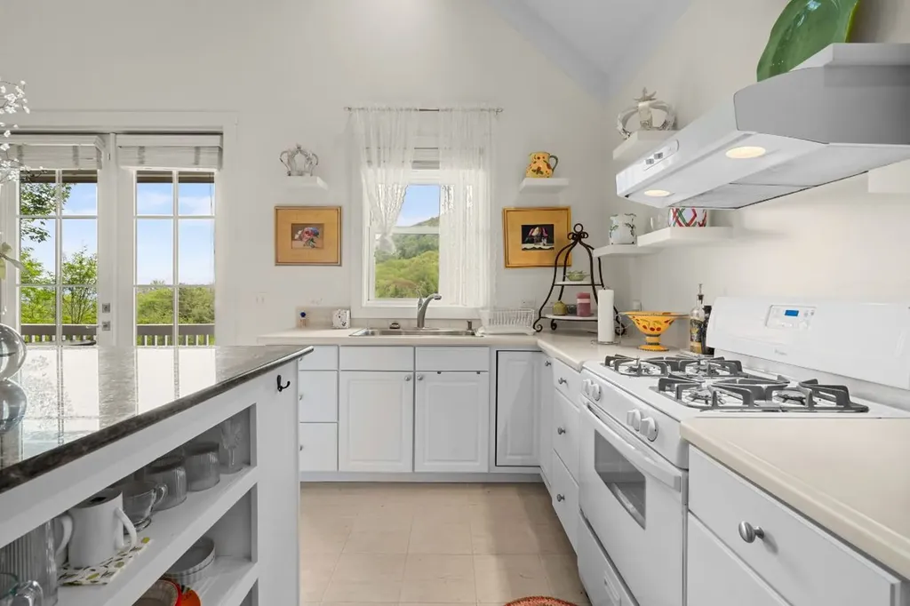 592 Whiteside Mountain Road Highlands NC 28741