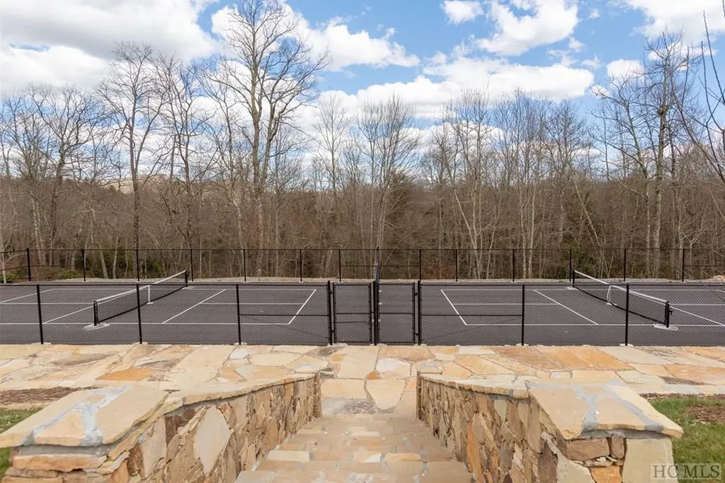 C45 Roaming Road Glenville NC 28736