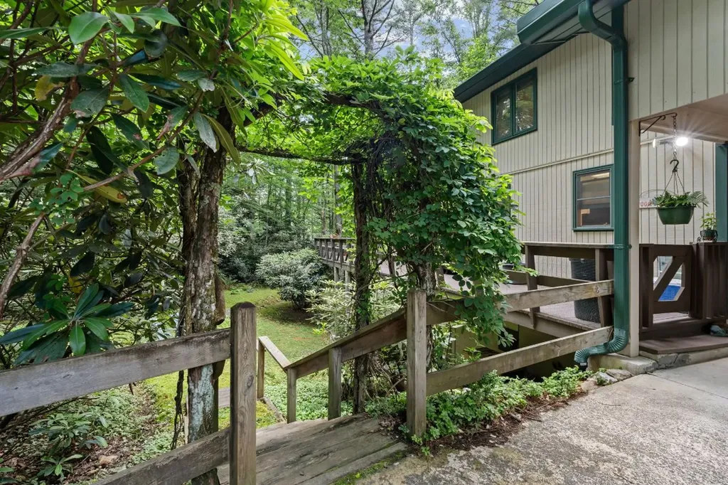 145 Mount Lori Drive Highlands NC 28741