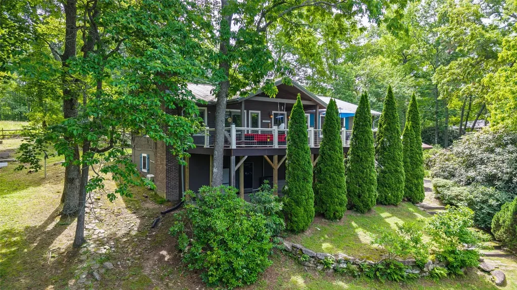 3050 N Highway 107 Cashiers NC 28736