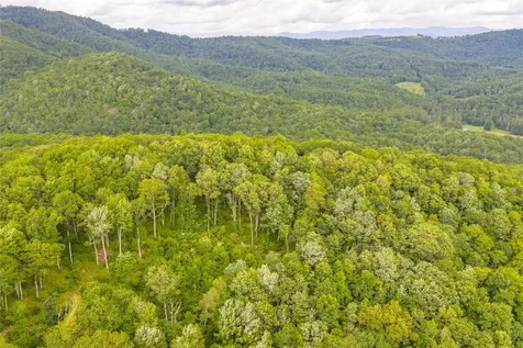 C44 Roaming Road Glenville NC 28736