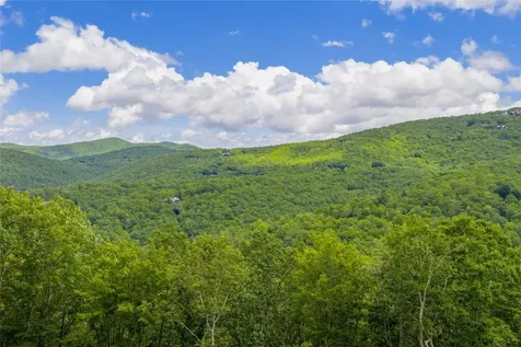 C44 Roaming Road Glenville NC 28736