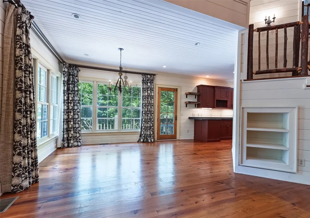 96 Mahalo Lane Cullowhee NC 28723