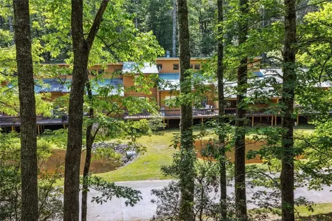 38 Lonely Mountain Drive Sapphire NC 28774