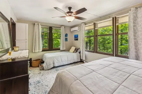 38 Lonely Mountain Drive Sapphire NC 28774